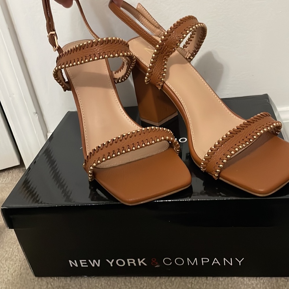 Block heel. - Picture 5 of 7